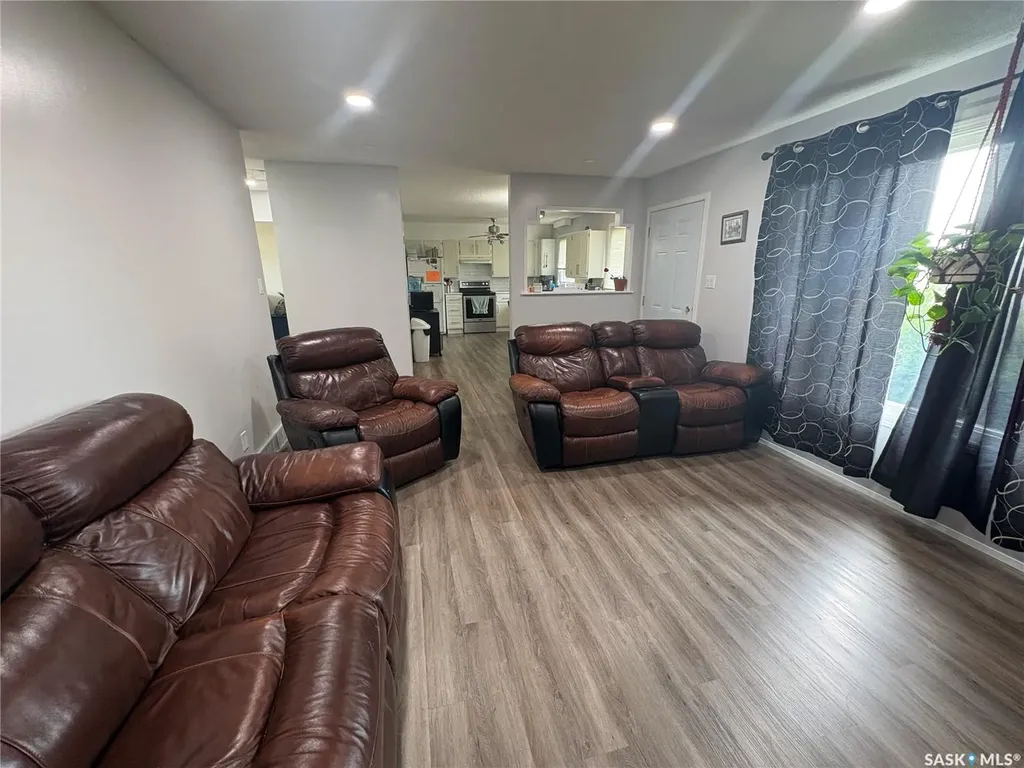 312 Bismark Avenue Langenburg SK S0A 2A0