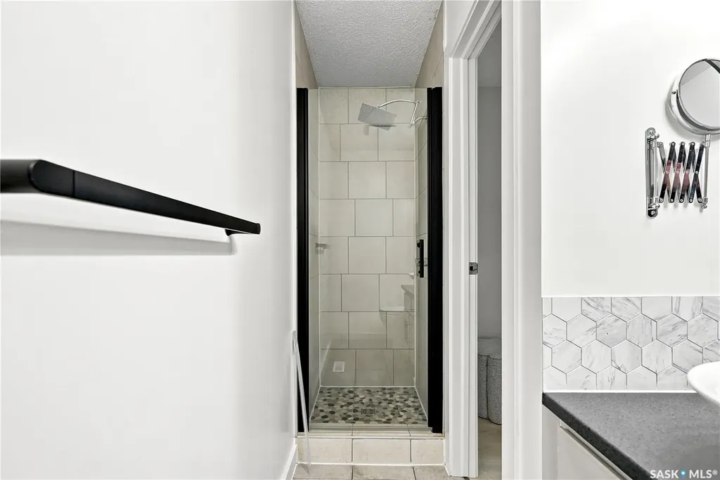 746 Wilkinson Way Saskatoon SK S7N 3L5