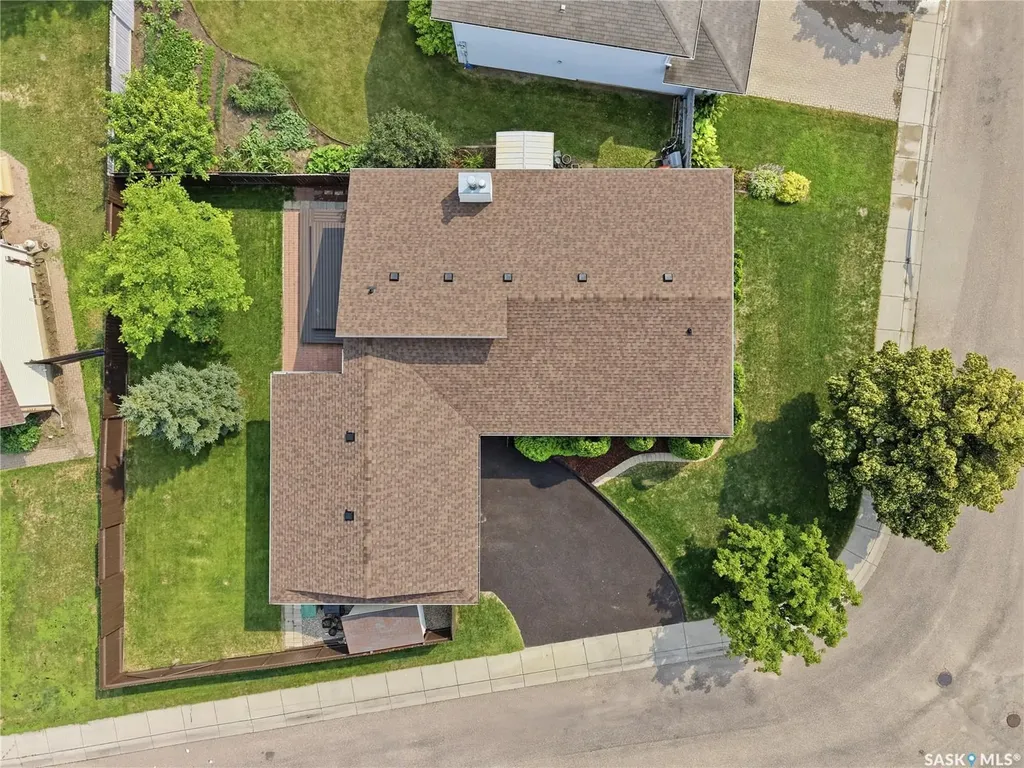 746 Wilkinson Way Saskatoon SK S7N 3L5