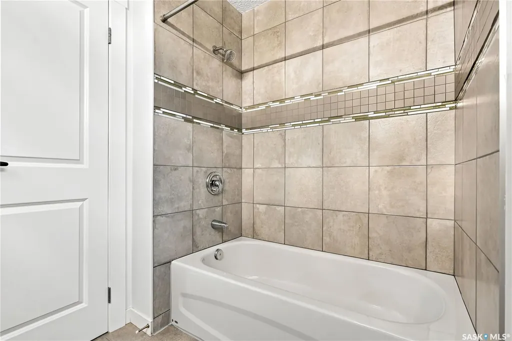 746 Wilkinson Way Saskatoon SK S7N 3L5