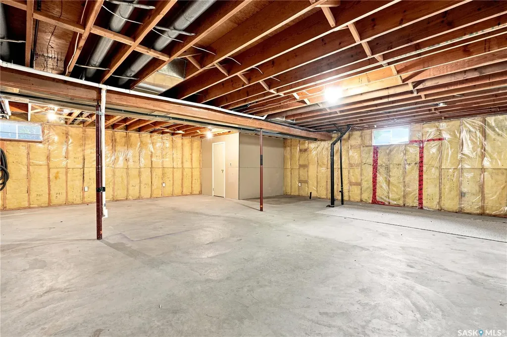 746 Wilkinson Way Saskatoon SK S7N 3L5