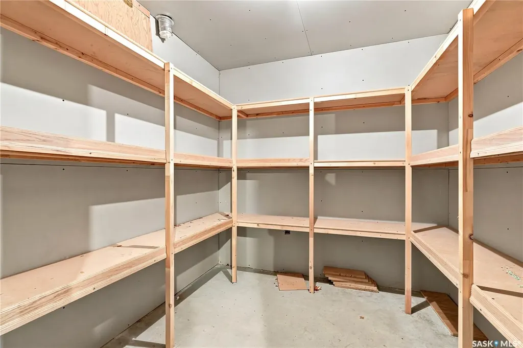 746 Wilkinson Way Saskatoon SK S7N 3L5