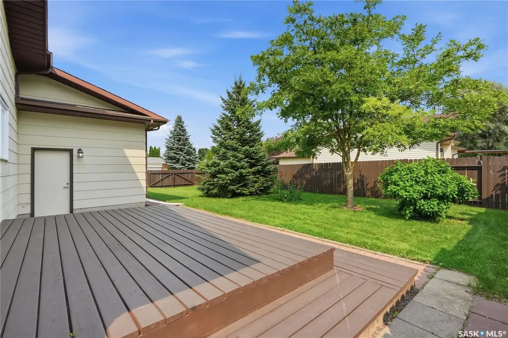 746 Wilkinson Way Saskatoon SK S7N 3L5