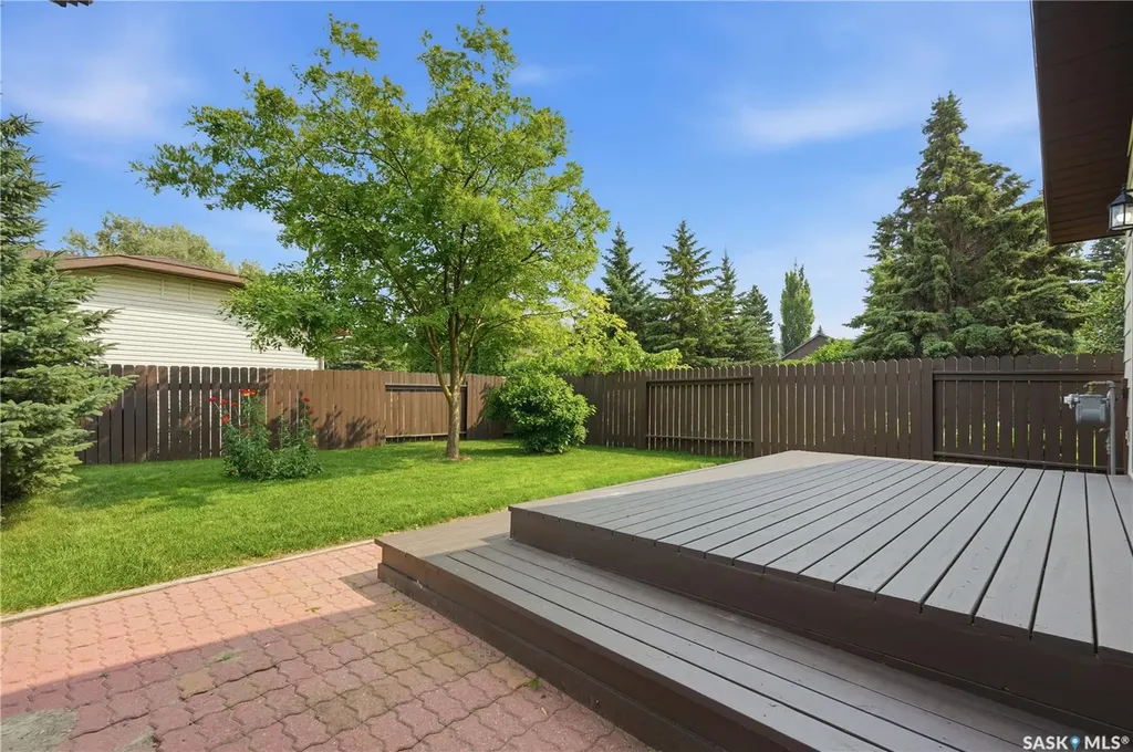 746 Wilkinson Way Saskatoon SK S7N 3L5
