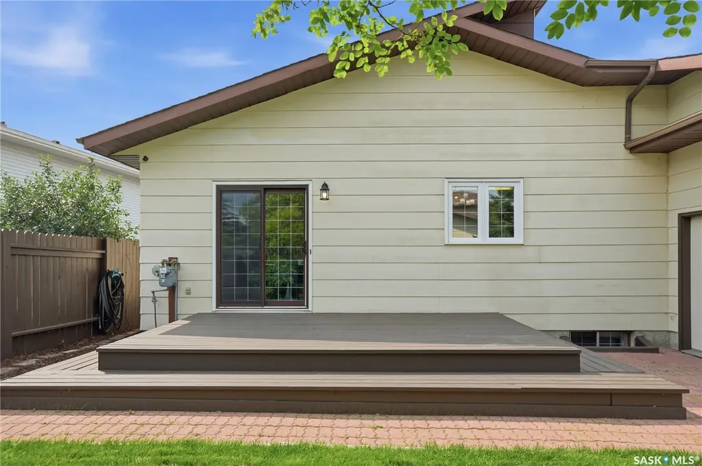746 Wilkinson Way Saskatoon SK S7N 3L5