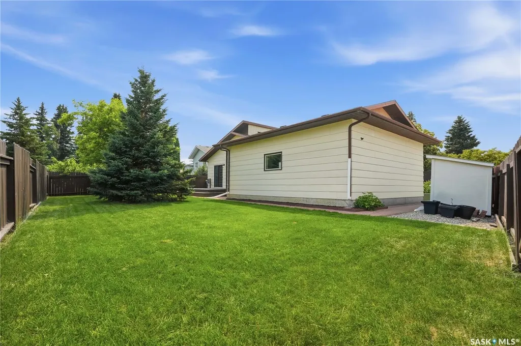 746 Wilkinson Way Saskatoon SK S7N 3L5