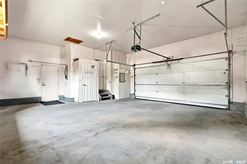 746 Wilkinson Way Saskatoon SK S7N 3L5