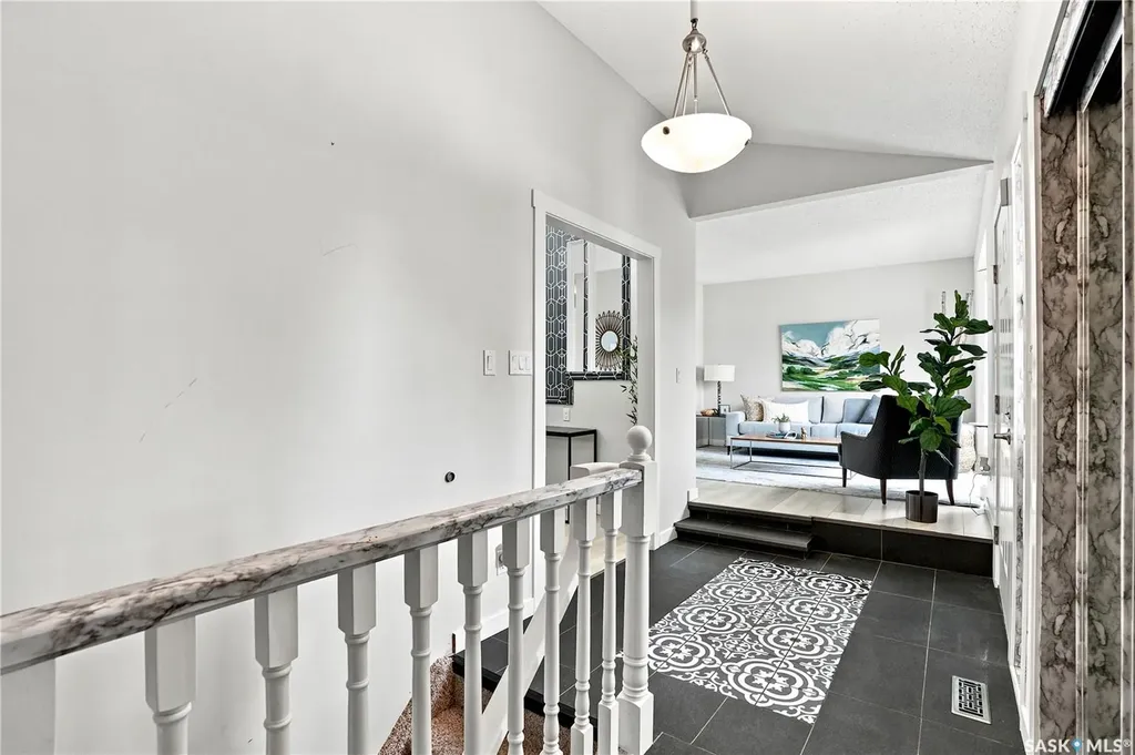 746 Wilkinson Way Saskatoon SK S7N 3L5