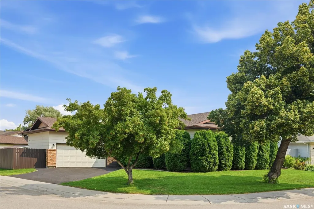 746 Wilkinson Way Saskatoon SK S7N 3L5