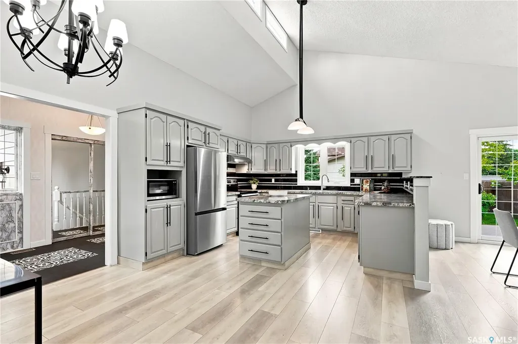 746 Wilkinson Way Saskatoon SK S7N 3L5