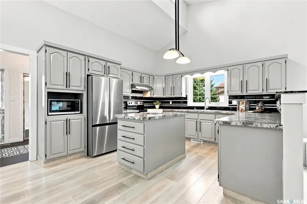 746 Wilkinson Way Saskatoon SK S7N 3L5