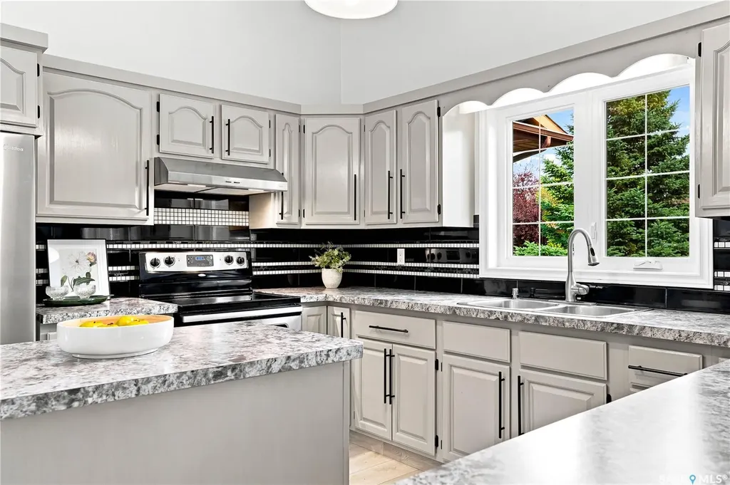 746 Wilkinson Way Saskatoon SK S7N 3L5