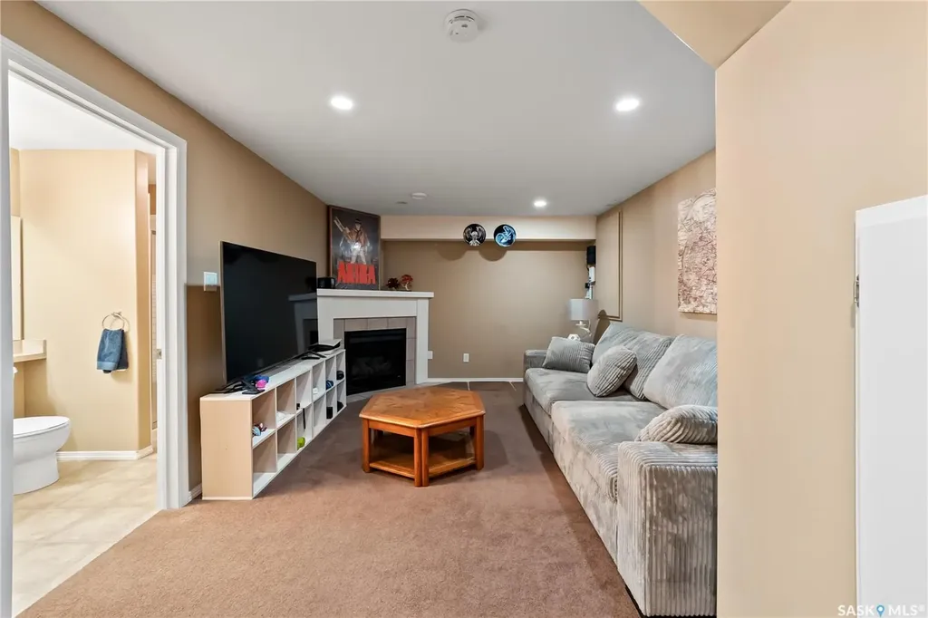 2274 Atkinson Street Regina SK S4N 7R2