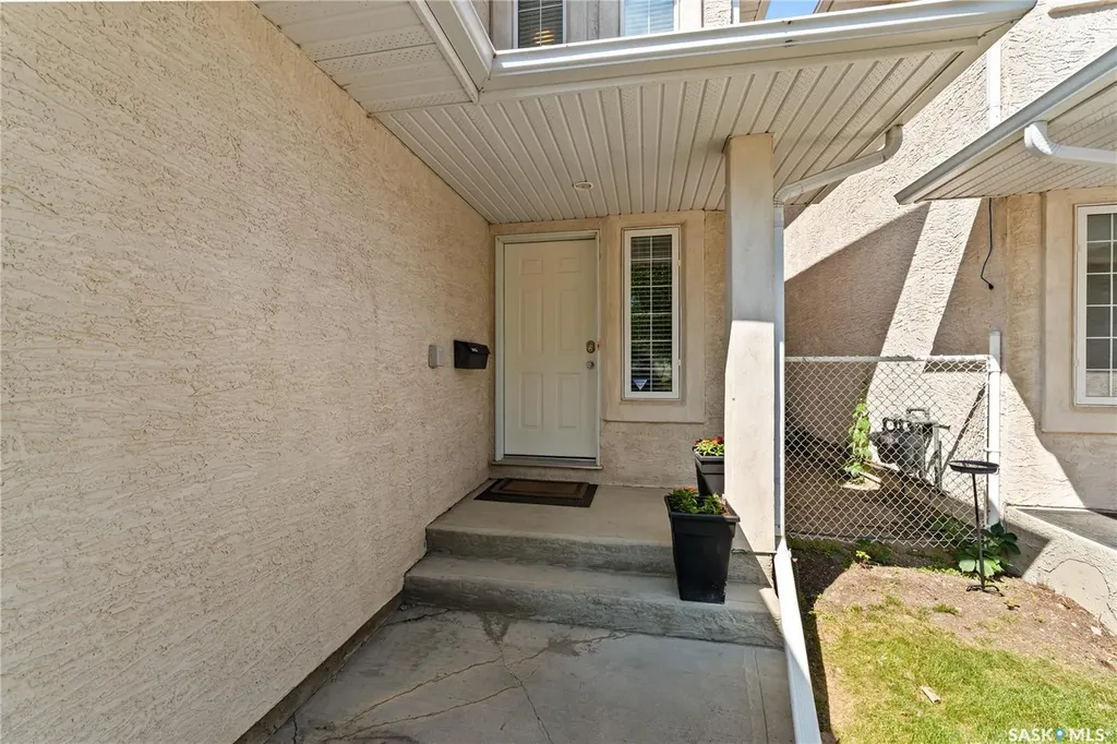2274 Atkinson Street Regina SK S4N 7R2