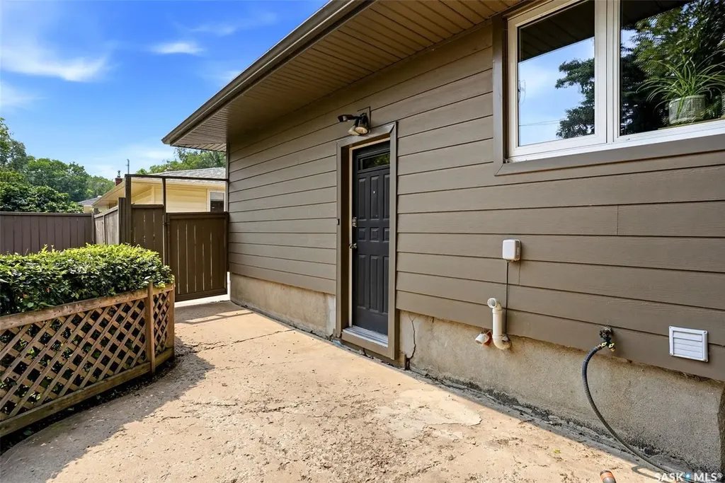 93 Martin Street Regina SK S4S 3W4