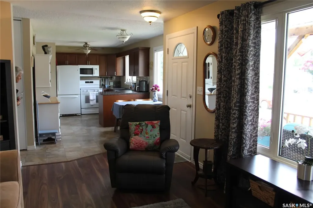 606 2nd Street W Wilkie SK S0K 4W0
