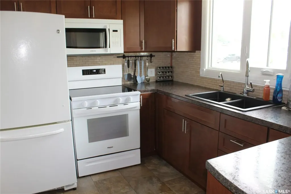 606 2nd Street W Wilkie SK S0K 4W0