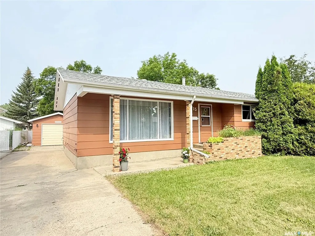 715 Brimacombe Drive Weyburn SK S4H 2P7