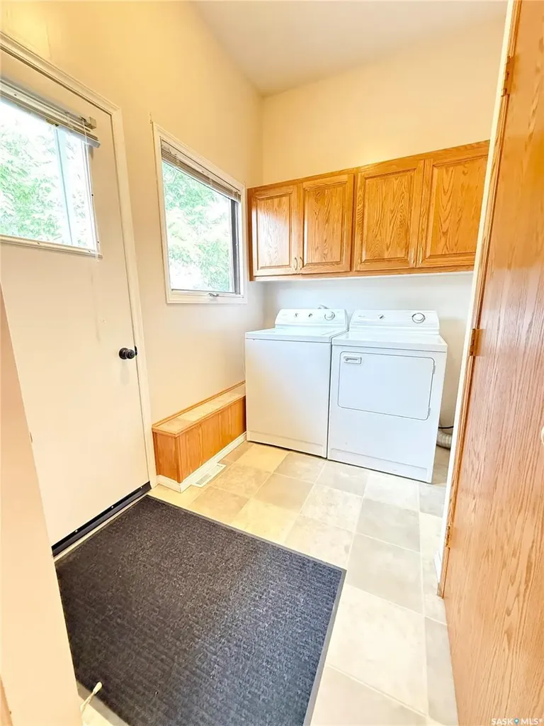 715 Brimacombe Drive Weyburn SK S4H 2P7