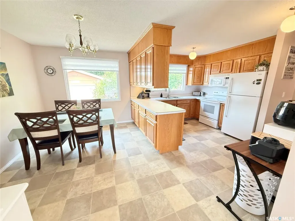 715 Brimacombe Drive Weyburn SK S4H 2P7