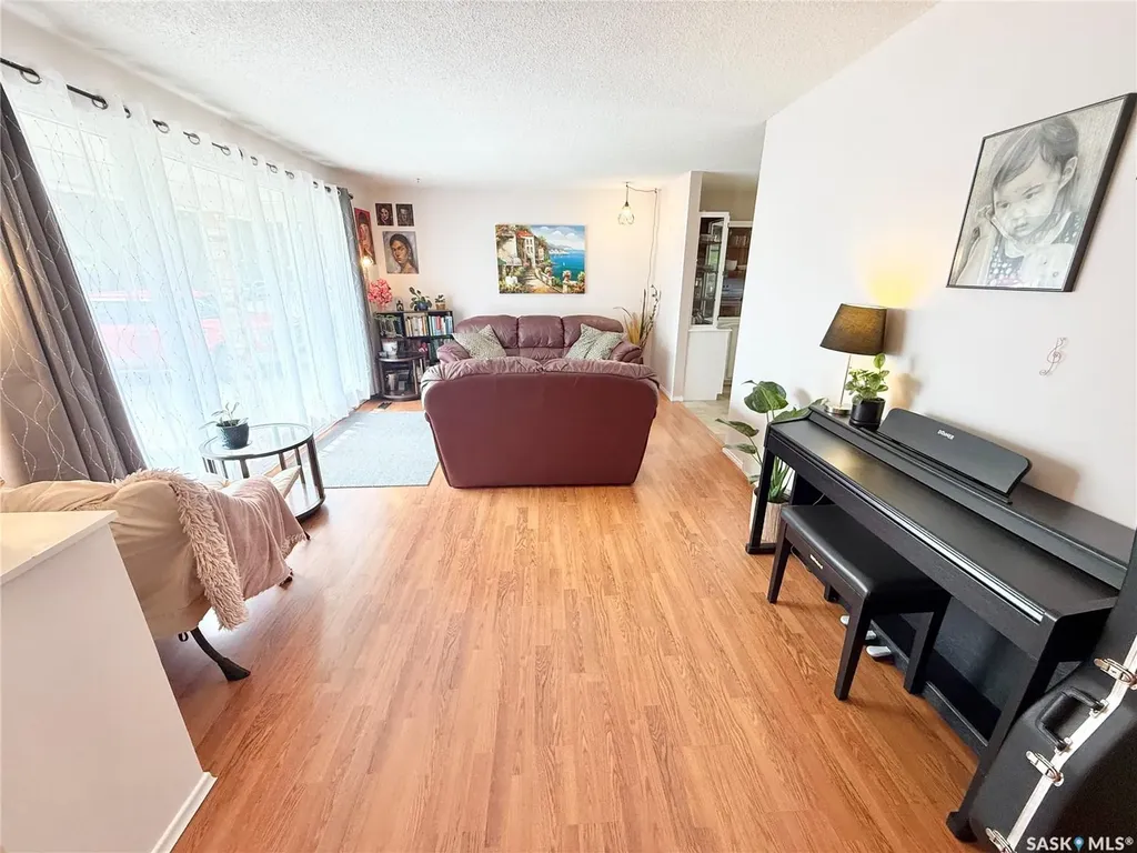 715 Brimacombe Drive Weyburn SK S4H 2P7