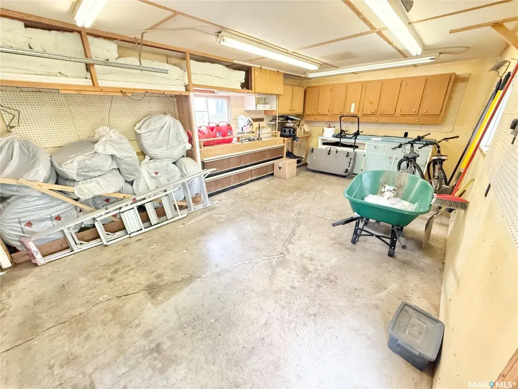 715 Brimacombe Drive Weyburn SK S4H 2P7