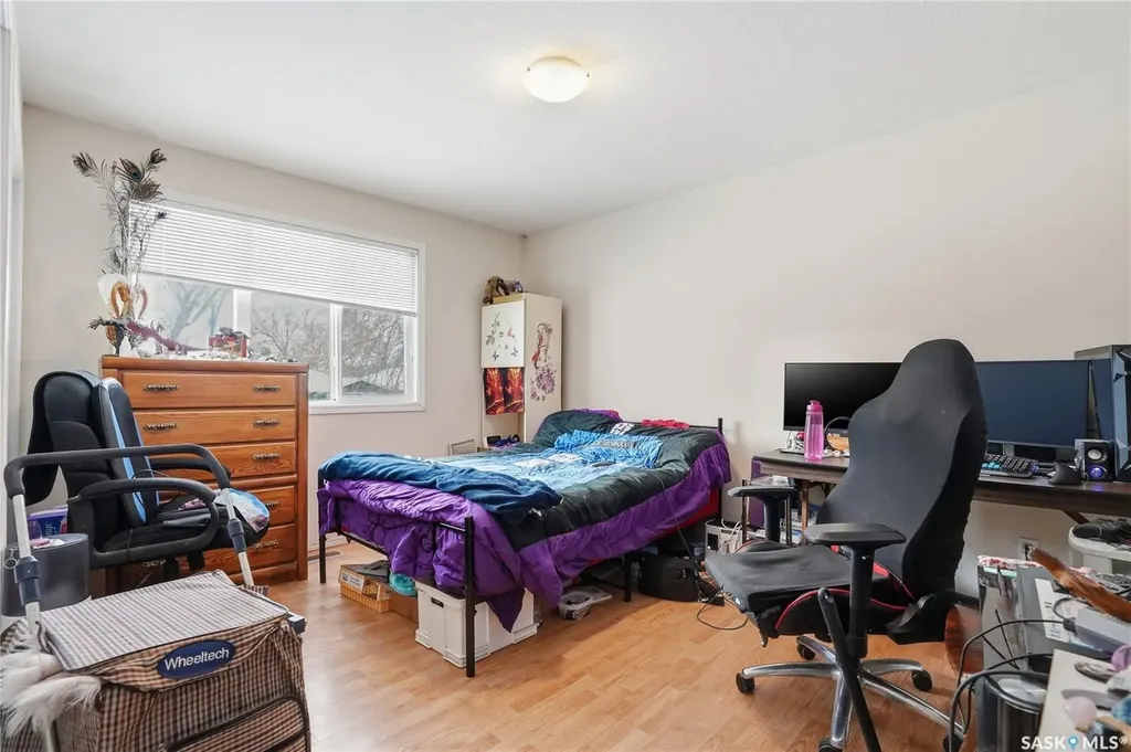 222 V Avenue S Saskatoon SK S7M 3B3