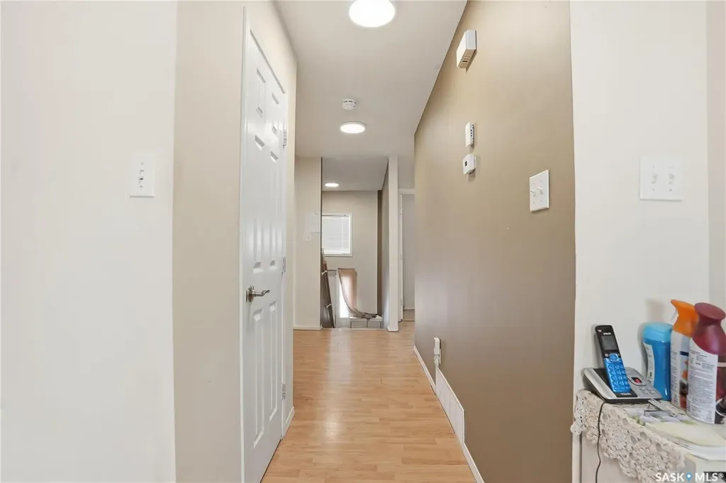 222 V Avenue S Saskatoon SK S7M 3B3
