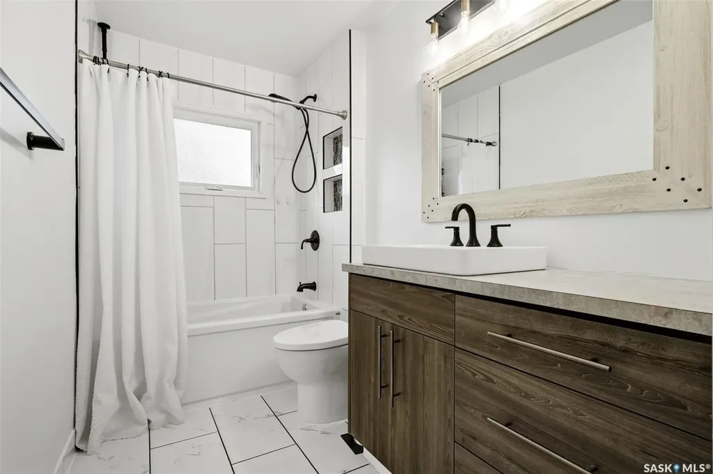 4064 Montague Street Regina SK S4S 3K2