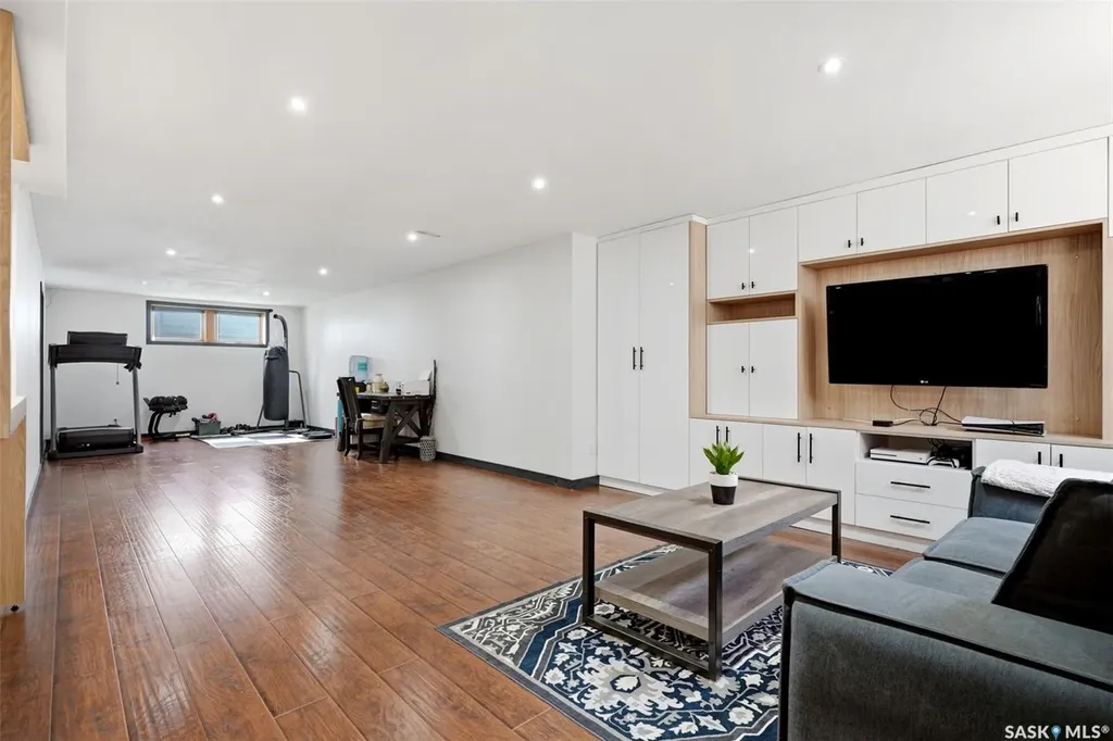 4064 Montague Street Regina SK S4S 3K2