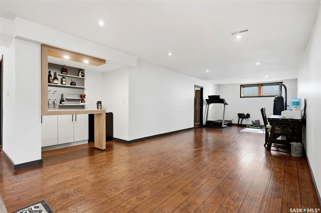 4064 Montague Street Regina SK S4S 3K2