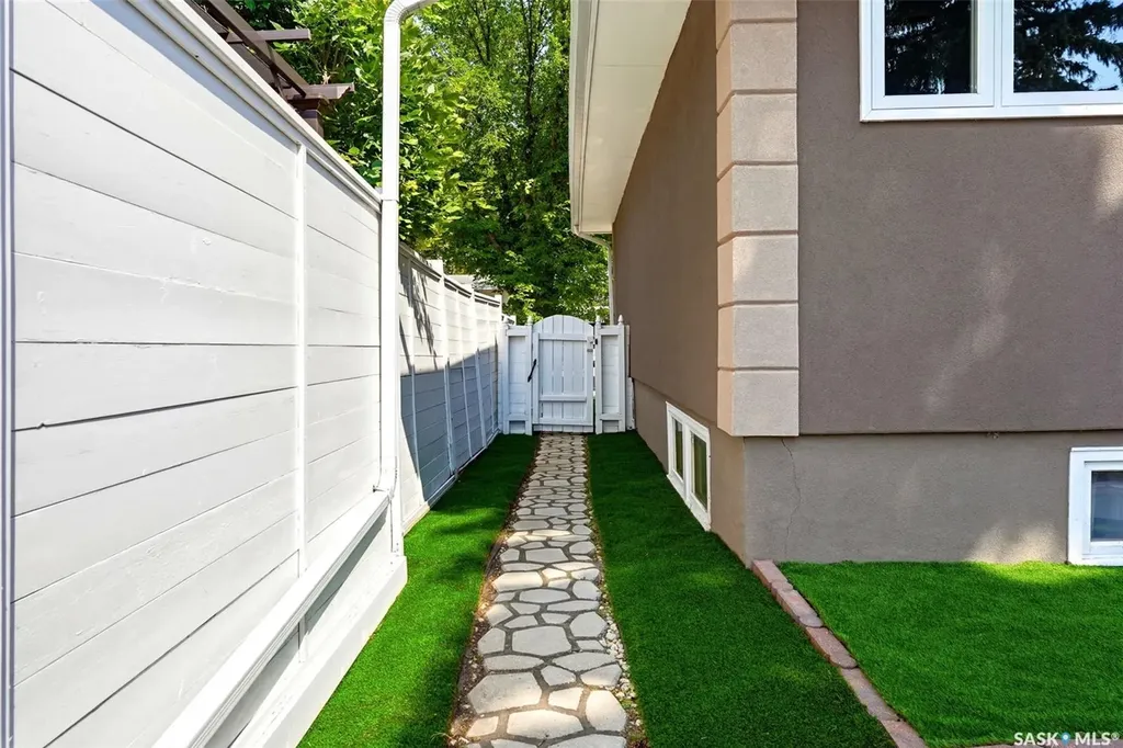 4064 Montague Street Regina SK S4S 3K2