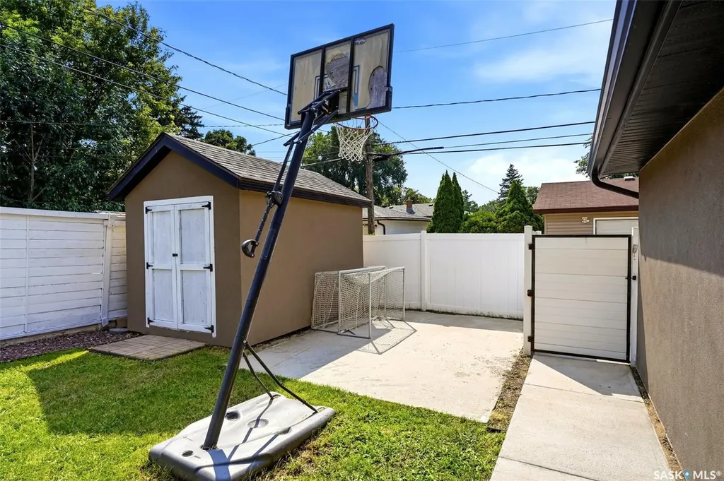 4064 Montague Street Regina SK S4S 3K2