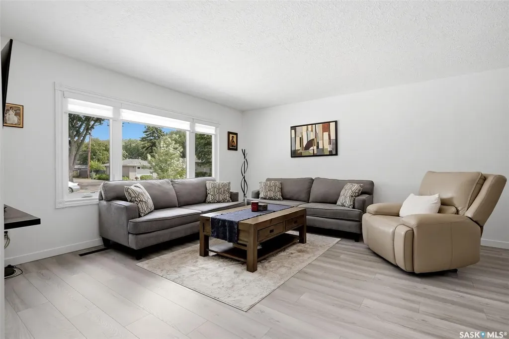 4064 Montague Street Regina SK S4S 3K2