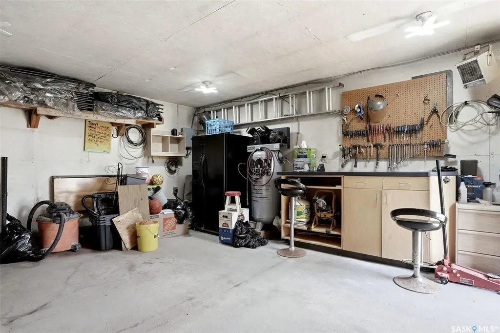 4064 Montague Street Regina SK S4S 3K2