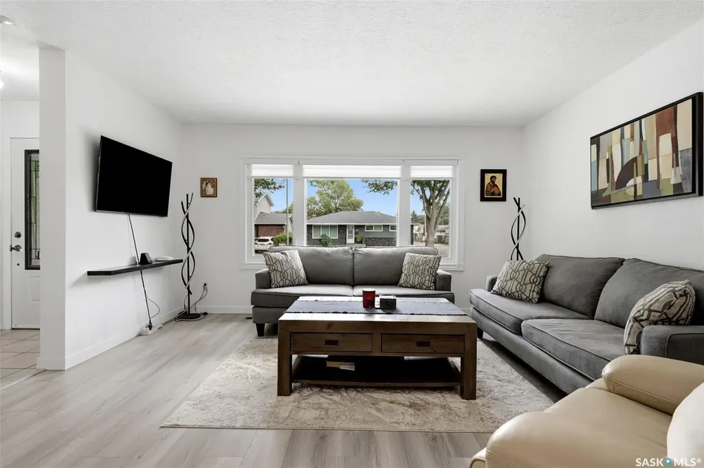 4064 Montague Street Regina SK S4S 3K2