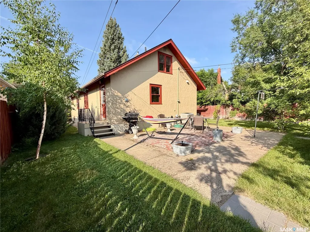 1305 2nd Street Estevan SK S4A 0M3