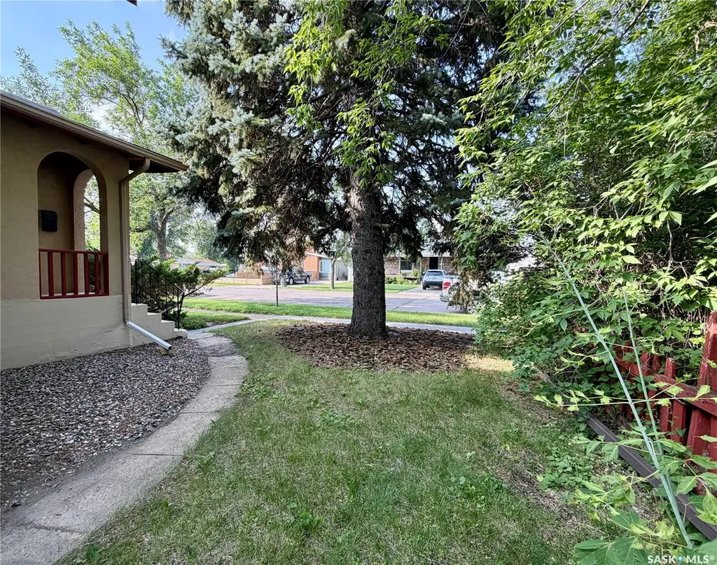 1305 2nd Street Estevan SK S4A 0M3