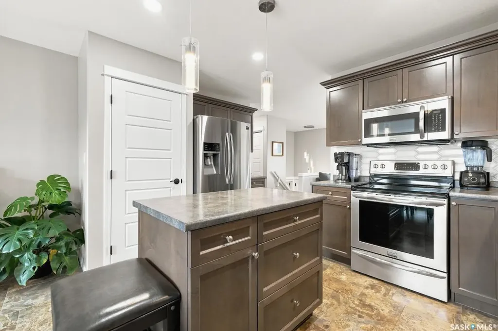 857 Reimer Road Martensville SK S0K 0A2