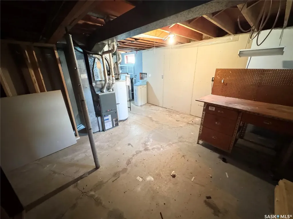 7303 Blakeney Drive Regina SK S4X 2N6