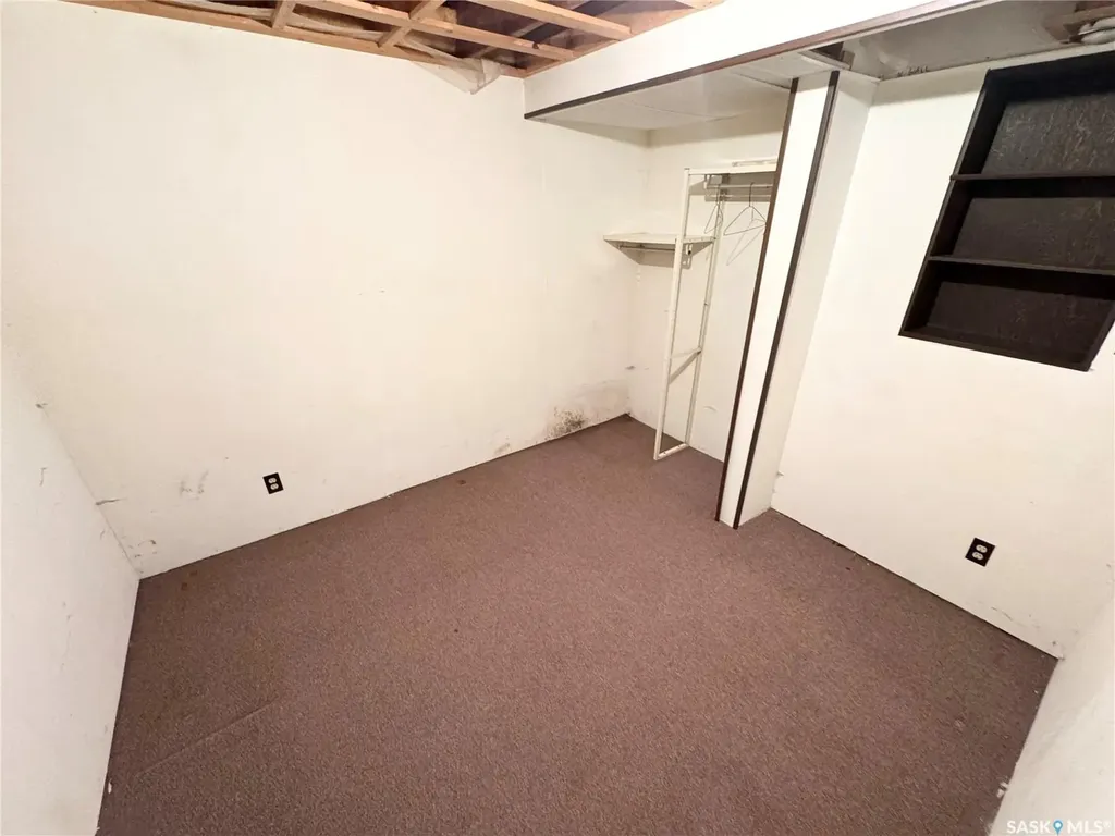7303 Blakeney Drive Regina SK S4X 2N6