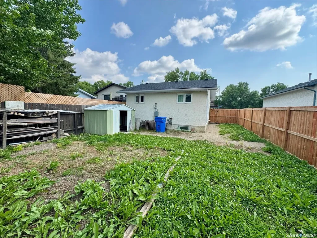 7303 Blakeney Drive Regina SK S4X 2N6