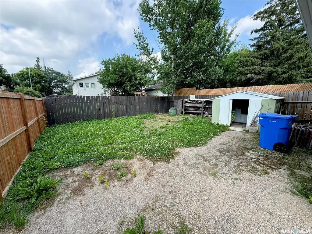 7303 Blakeney Drive Regina SK S4X 2N6