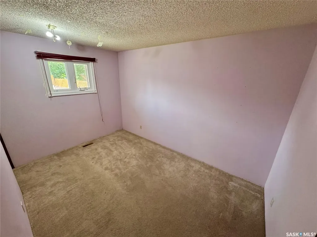 7303 Blakeney Drive Regina SK S4X 2N6