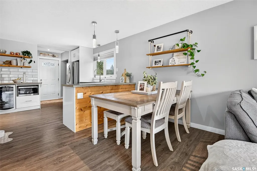 922 James Street Moose Jaw SK S6H 3H6