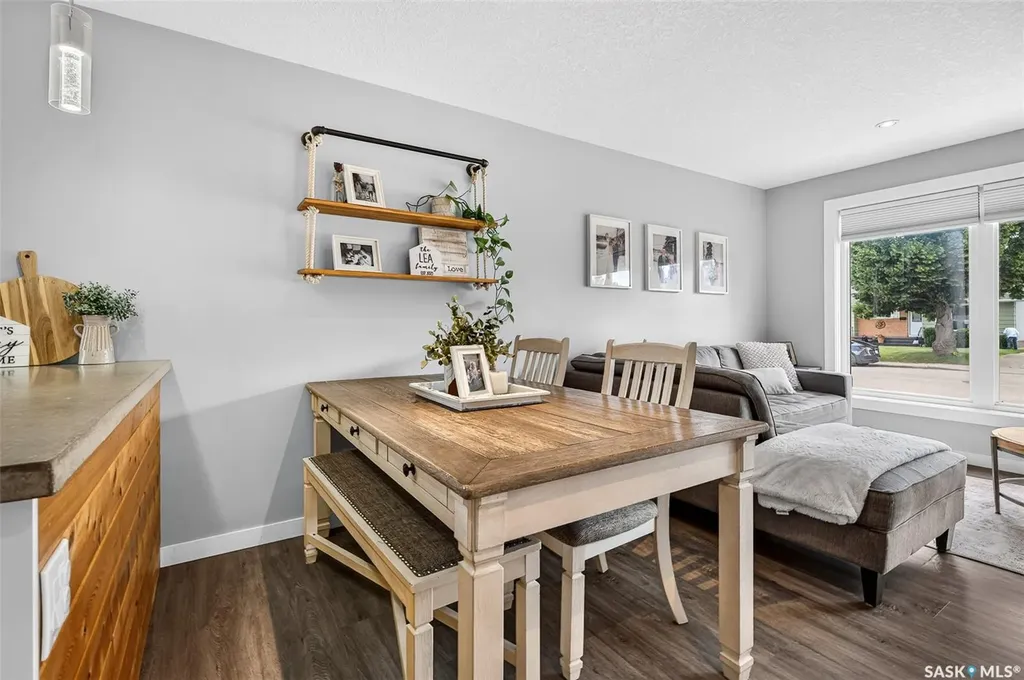 922 James Street Moose Jaw SK S6H 3H6
