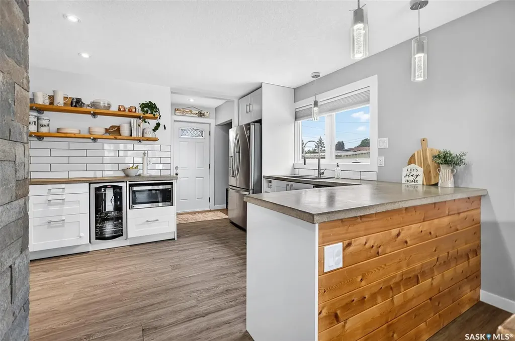 922 James Street Moose Jaw SK S6H 3H6