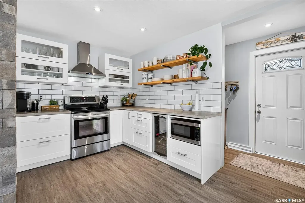 922 James Street Moose Jaw SK S6H 3H6