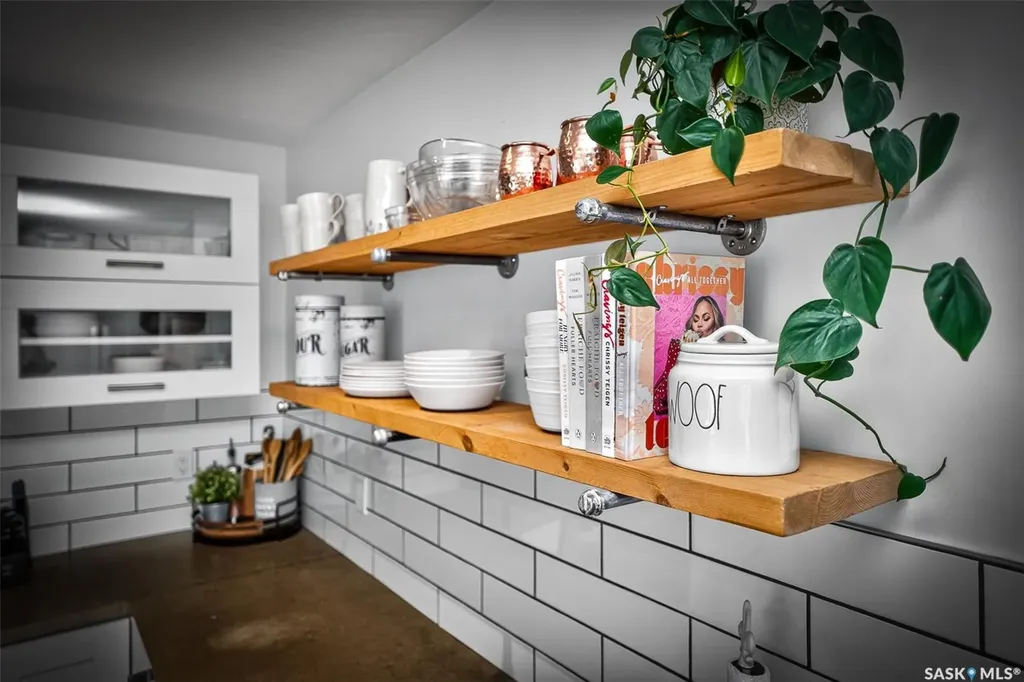 922 James Street Moose Jaw SK S6H 3H6