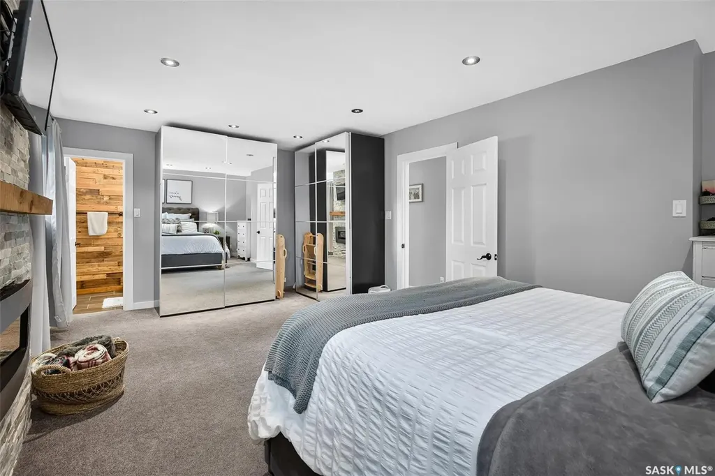 922 James Street Moose Jaw SK S6H 3H6